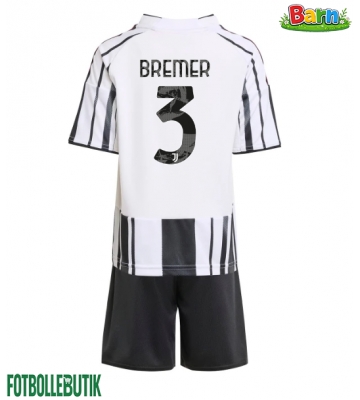 Juventus Gleison Bremer #3 Hemmaställ Barn 2025-26 Kortärmad (+ Korta byxor)